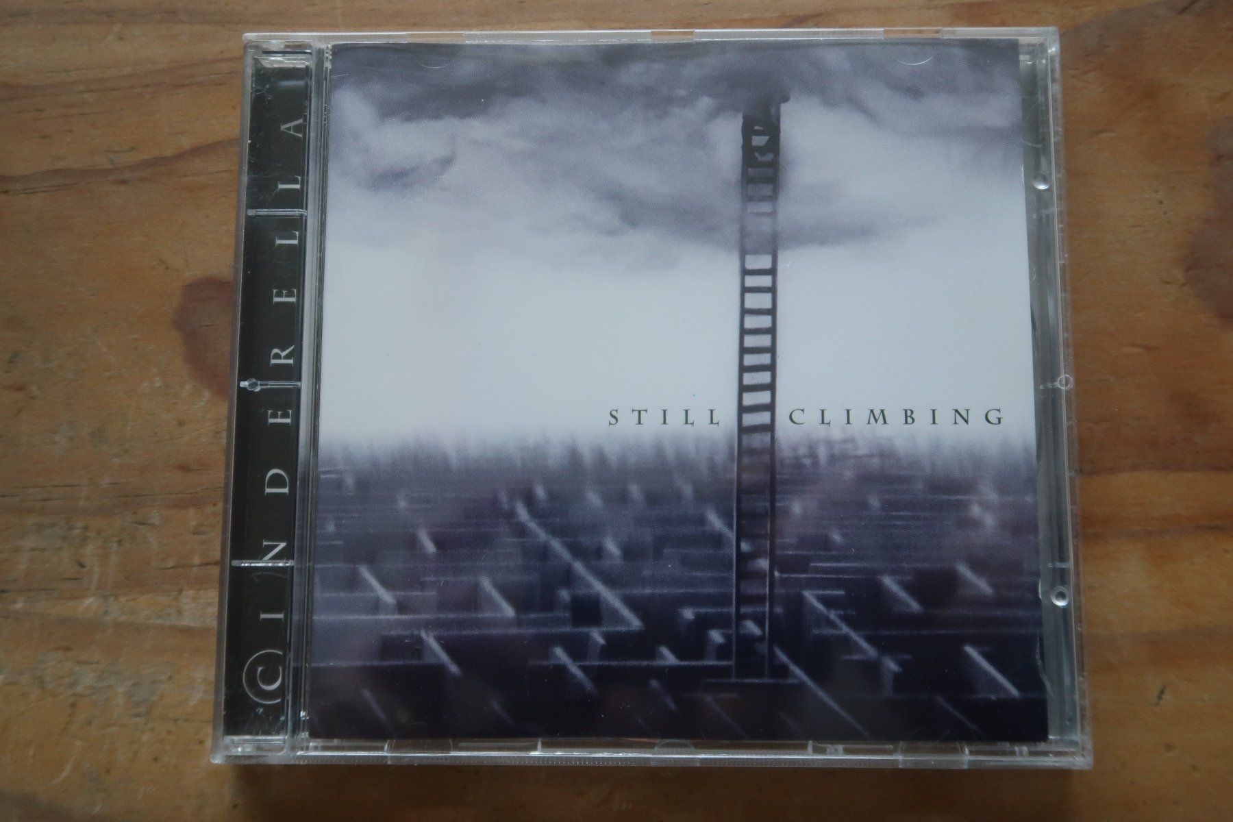 CDs: CINDERELLA - STILL CLIMBING - CD – Gebraucht aus Basel von