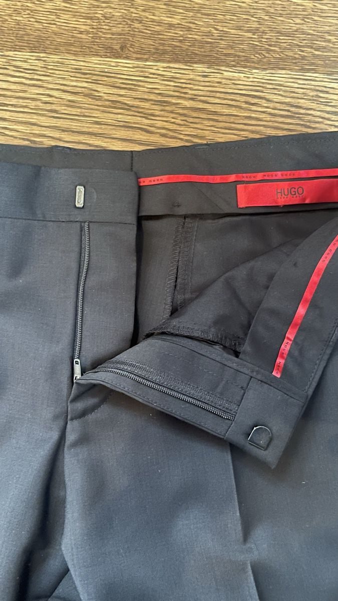 Pantaloni: Hugo Boss Anzugshose – Usato da Hombrechtikon venduto da aa0_6nss 2