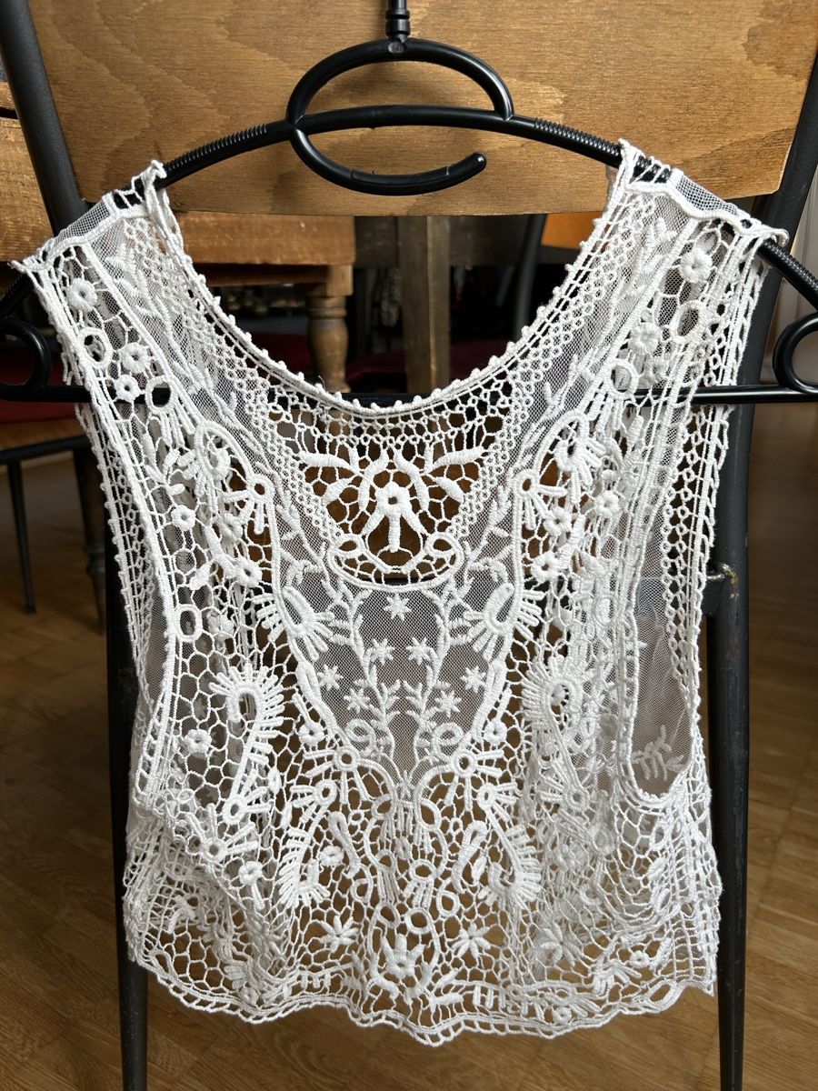 Gilets & Westen: Romantisches Spitzen-Gilet, Grösse S – Gebraucht aus Stäfa von yumai1 5
