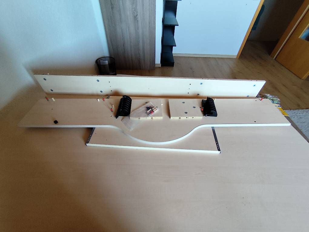 Schreibtische: Schöner Schreibtisch – Gebraucht aus Nussbaumen TG von ver_6mmy 1