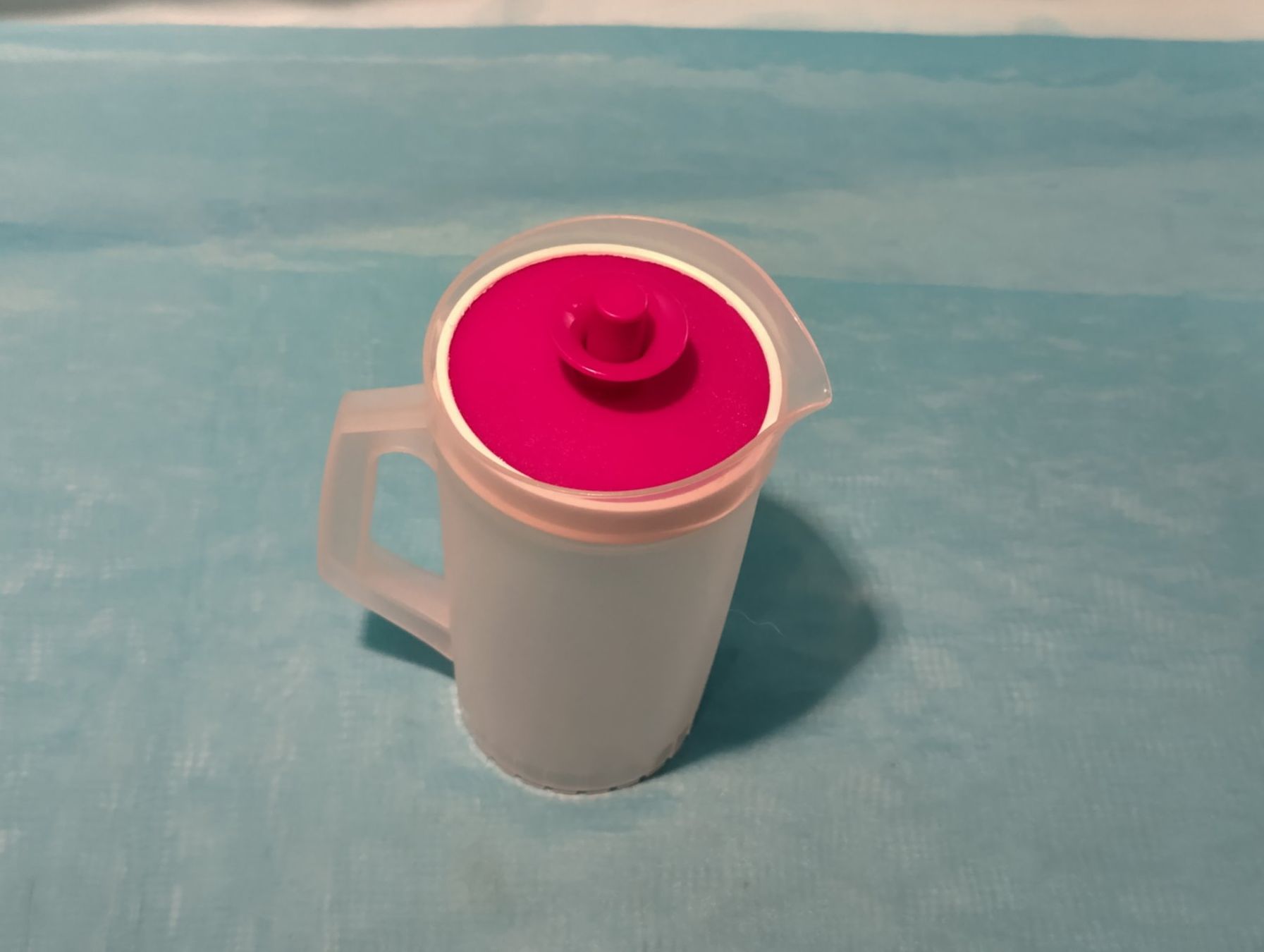Tupperware Contenitori & Simili: Tupperware Kännchen mit hermetischem Deckel – Usato da Bellach venduto da JingleCherry 1