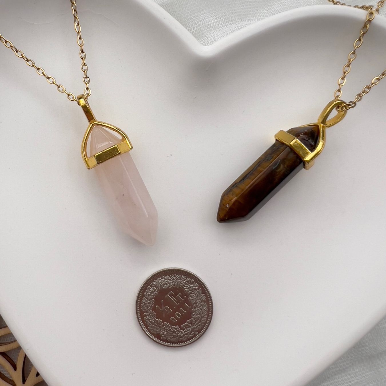 Ciondoli: Pendentif Menhir en oeil de tigre – Nuovo e nell'imballaggio originale da Pully venduto da sunaddict 3