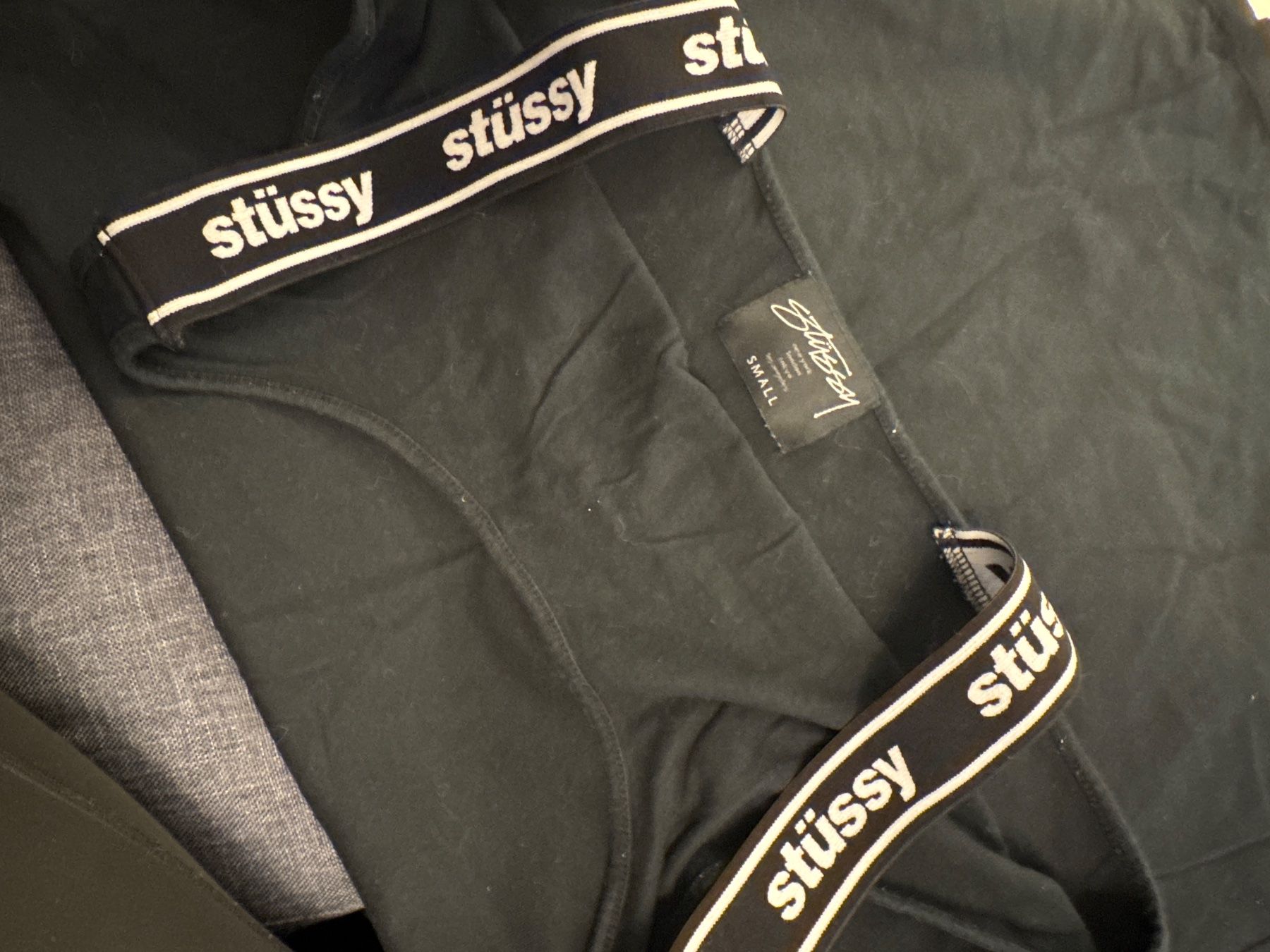 Kleider: Stüssy Basic Kleid – Gebraucht aus Biglen von MarieKo13 1