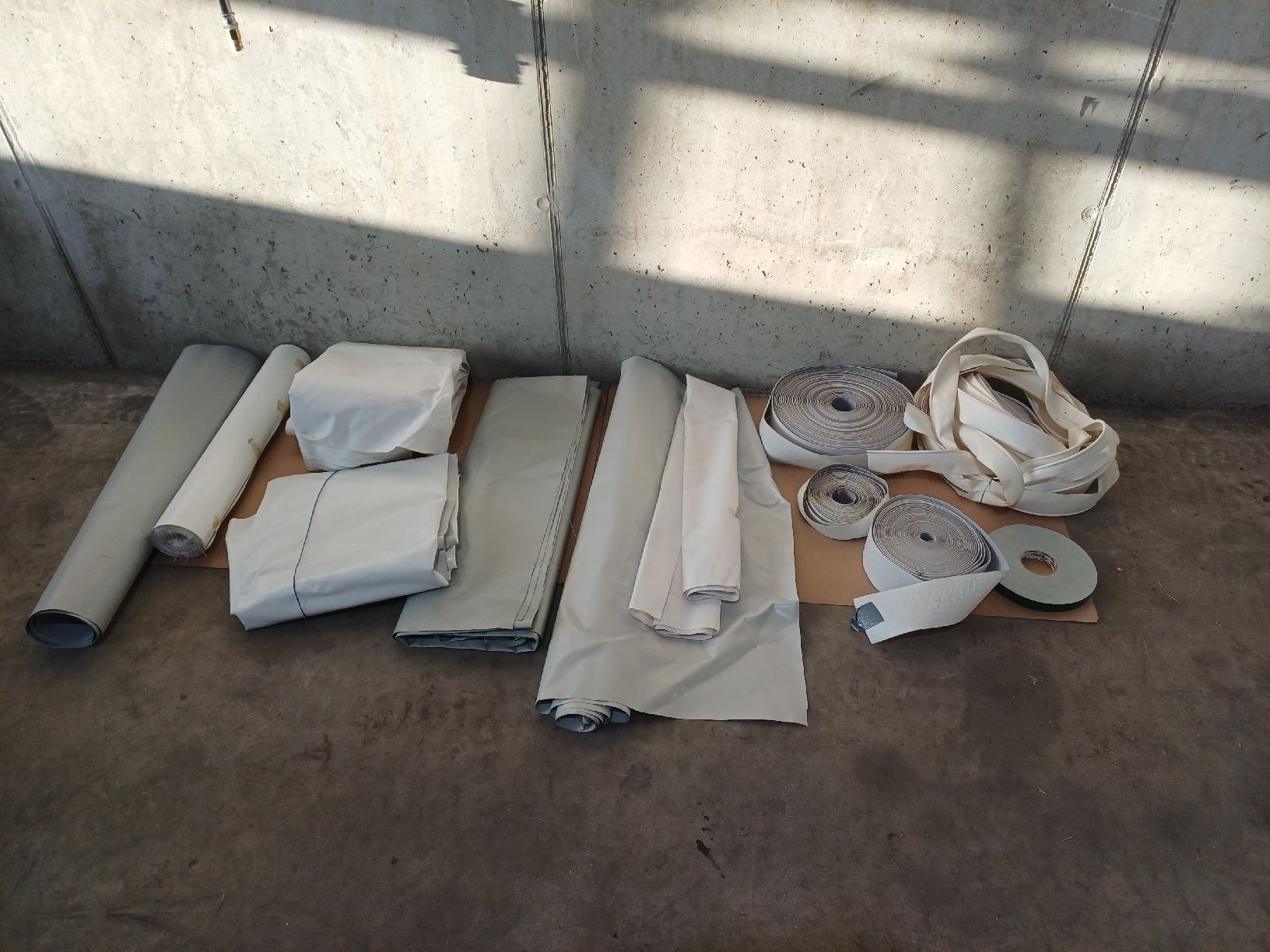 Altro: Vorzelt und Abdeckplanen Reparatur Material – Usato da Langnau b. Reiden venduto da R.port96