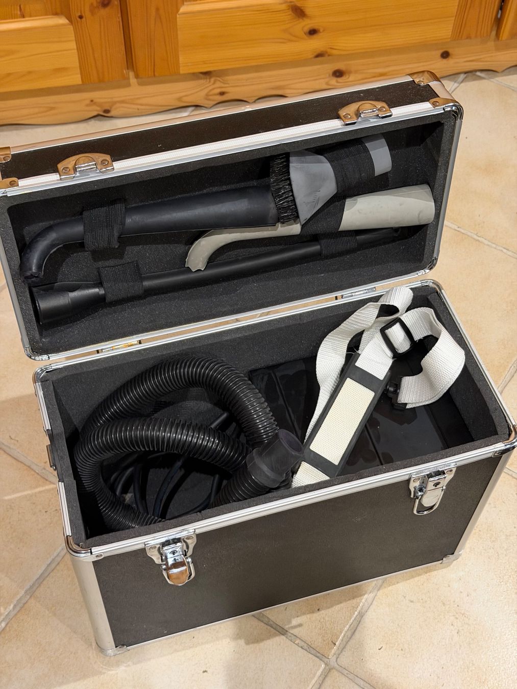 Staubsauger & Zubehör: Pullman Ermator PVB 6 Profi-Rucksackstaubsauger mit Zubehör – Gebraucht aus Uitikon Waldegg von Thomyg