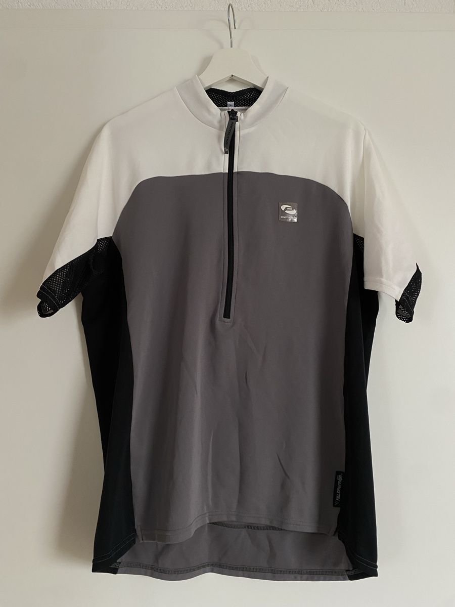T-shirt: Bike-shirt – Usato da Lützelflüh-Goldb venduto da flu_q9tg