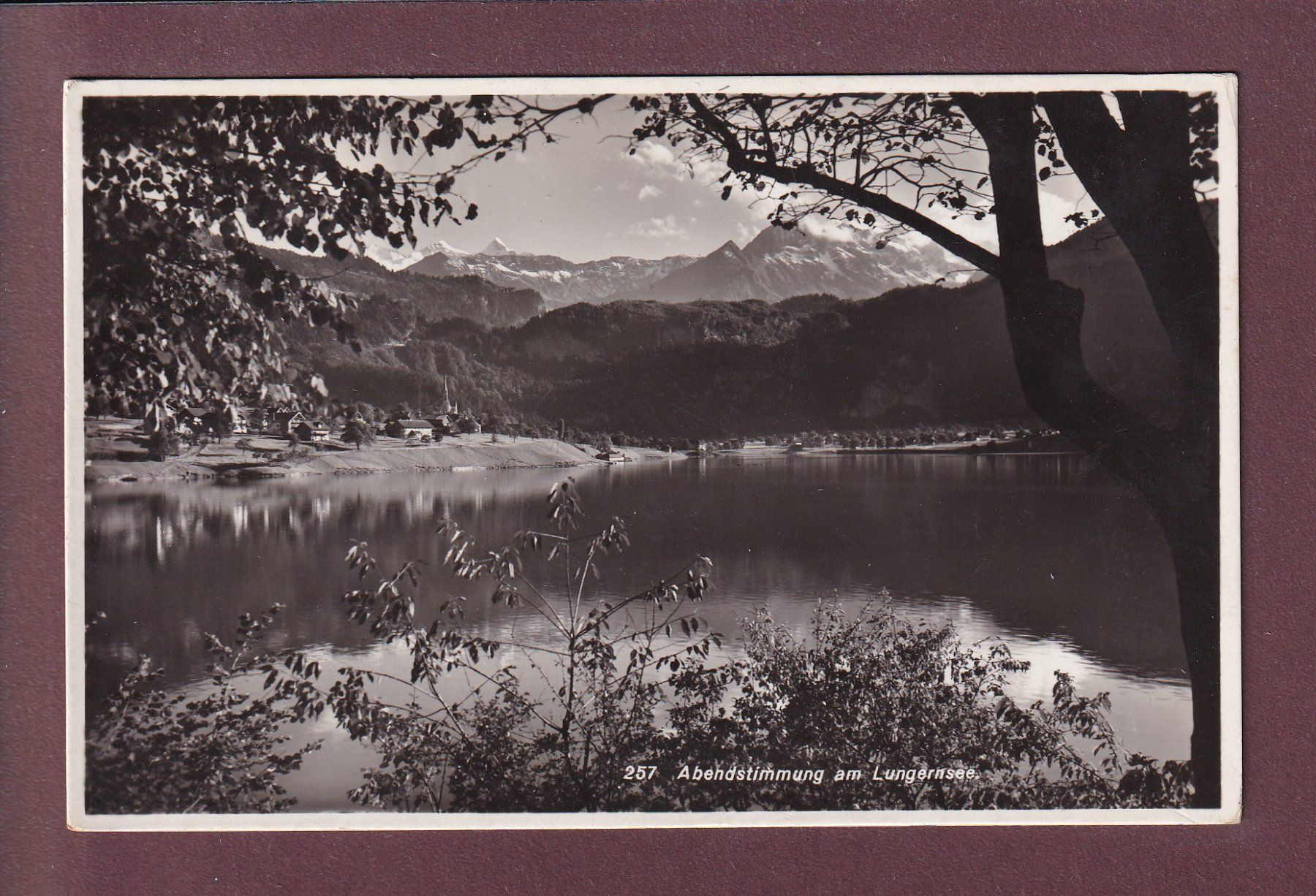 Cartoline postali: Abendstimmung am LUNGERNSEE - 1939 – Usato da Pully venduto da nicecards