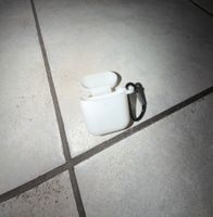 Schutzhülle AirPods 1/2 weiss mit Karabiner guter Zustand