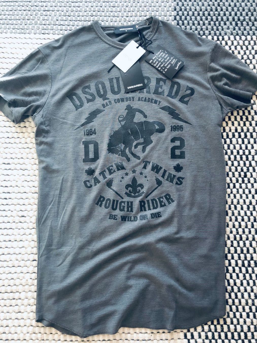 Dsquared2 T-Shirts: DSQUARED2  printed T-shirt Sz M – Neu und originalverpackt aus Lausanne von ipanema23 5