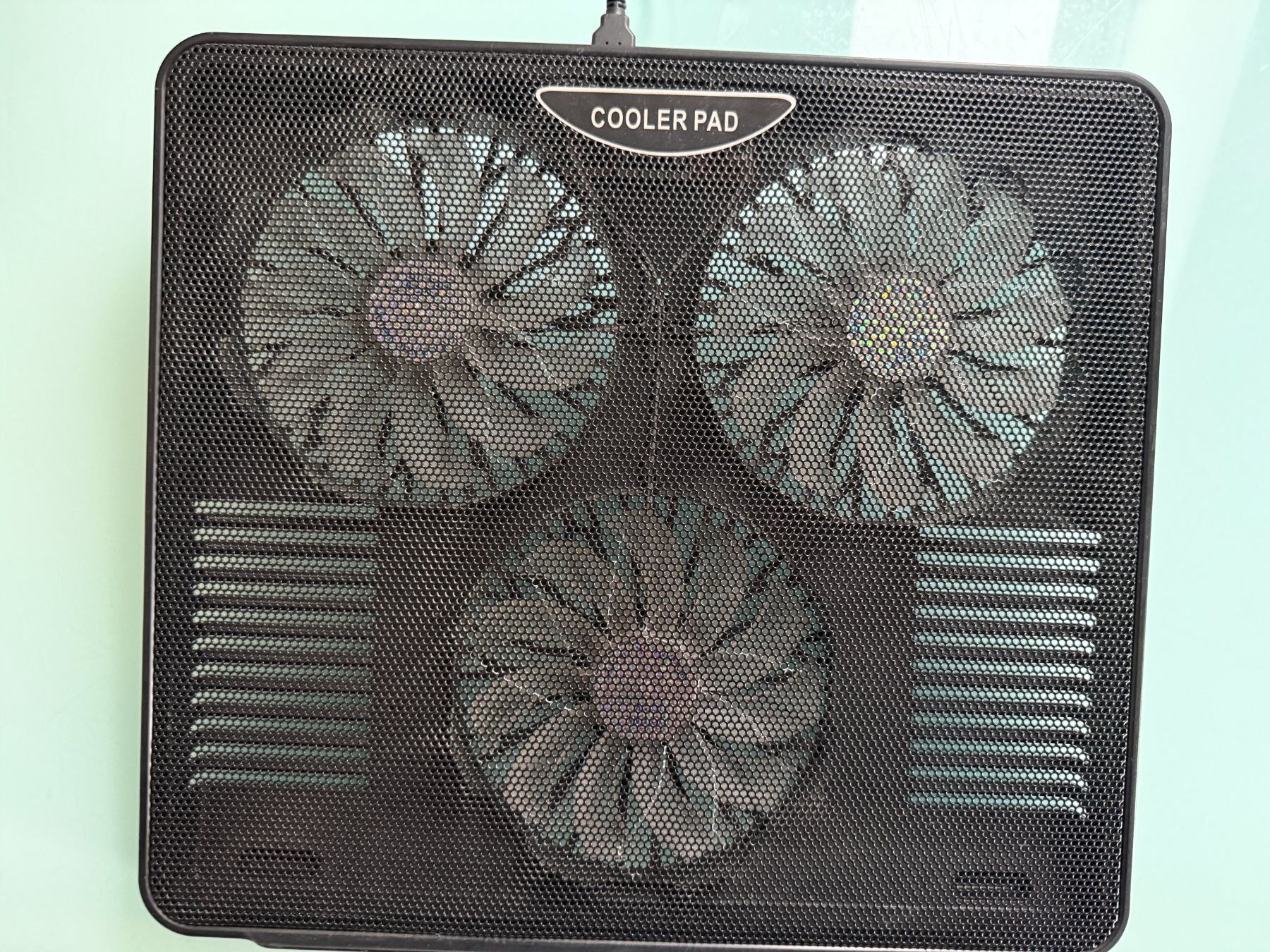 Ventilatori: Laptop Cooler Pad mit 3 Ventilatoren – Usato da Aeugst am Albis venduto da gzhtox
