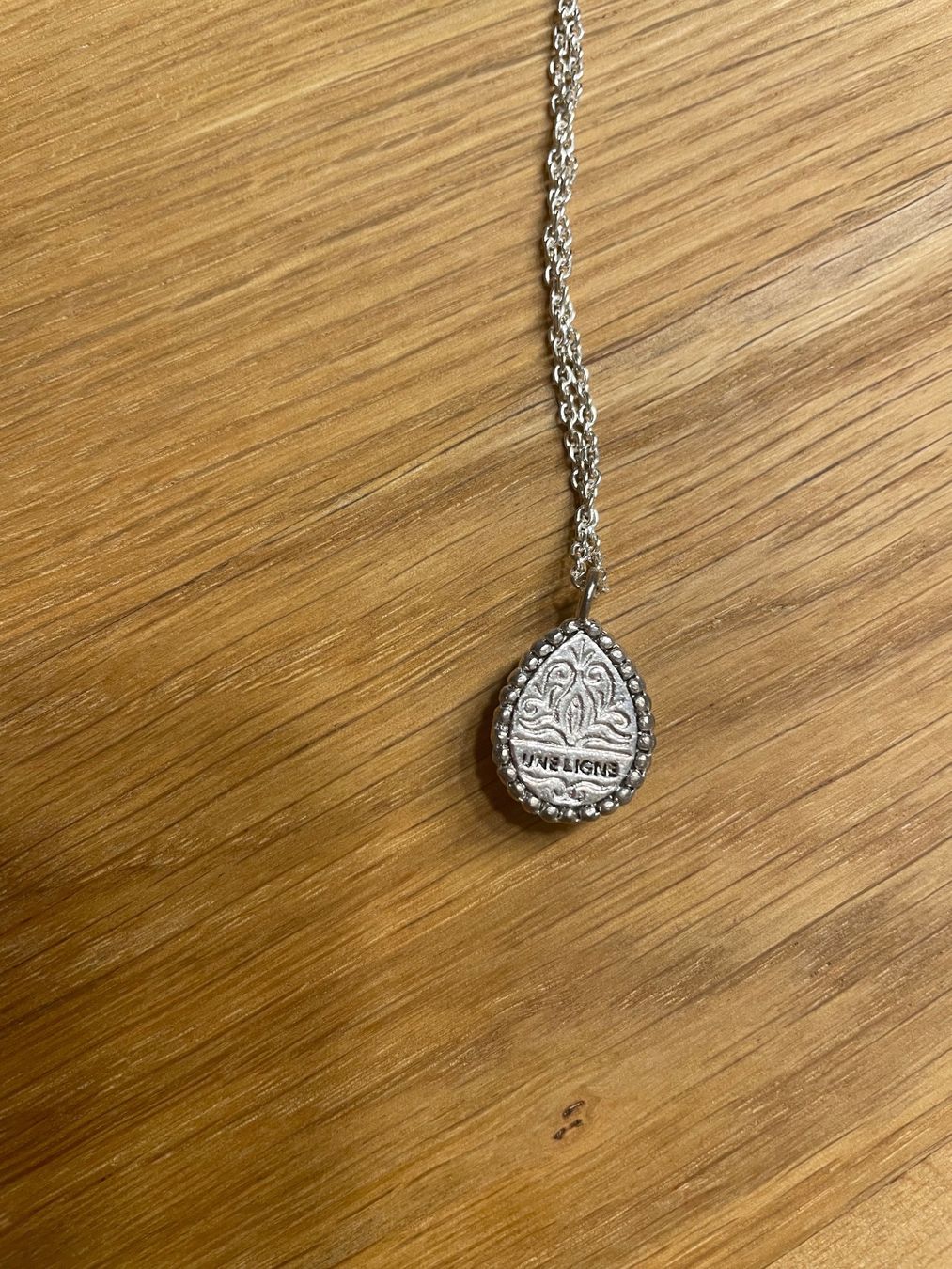Catenine: Kette mit Anhänger Une Ligne – Usato da Uznach venduto da Martina191185 2