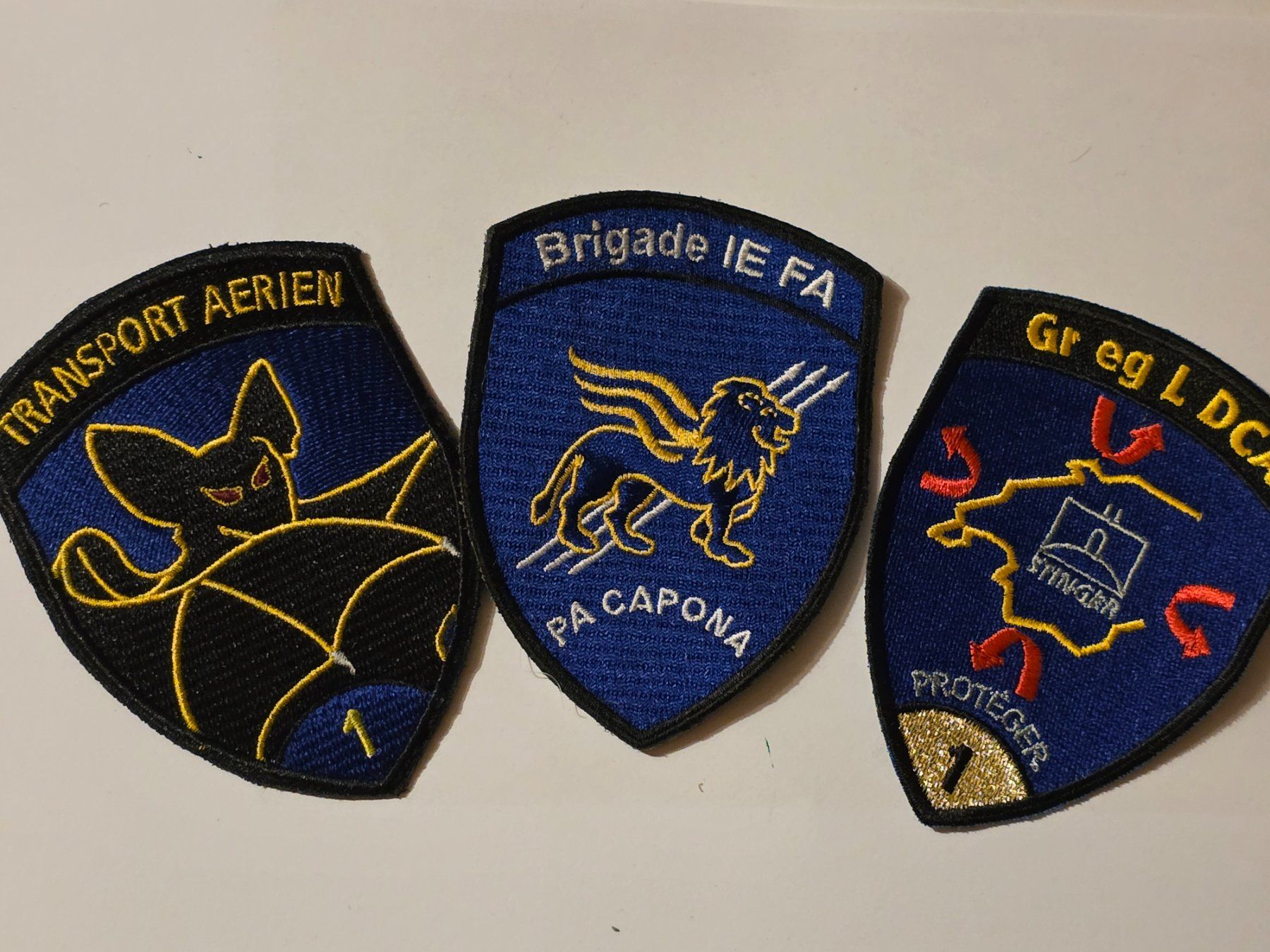 Schweizer Armee Plaketten & Abzeichen: Trio Badge Luftwaffe neu Divers Original – Neu (gemäss Beschreibung) aus Nyon von freetoys08
