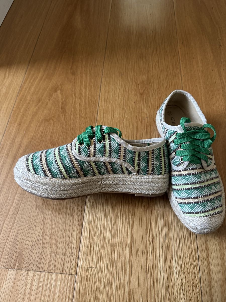 Scarpe da donna: Scarpe estive in tela – Usato da Horgen venduto da kat_lmb9 1