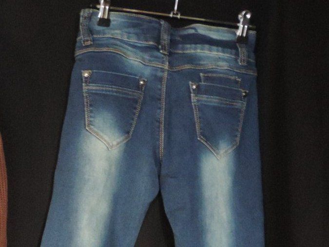 Lots de vêtements: Ensemble jeans jaquette pashmina – D'occasion à Genève par Axelle333 3