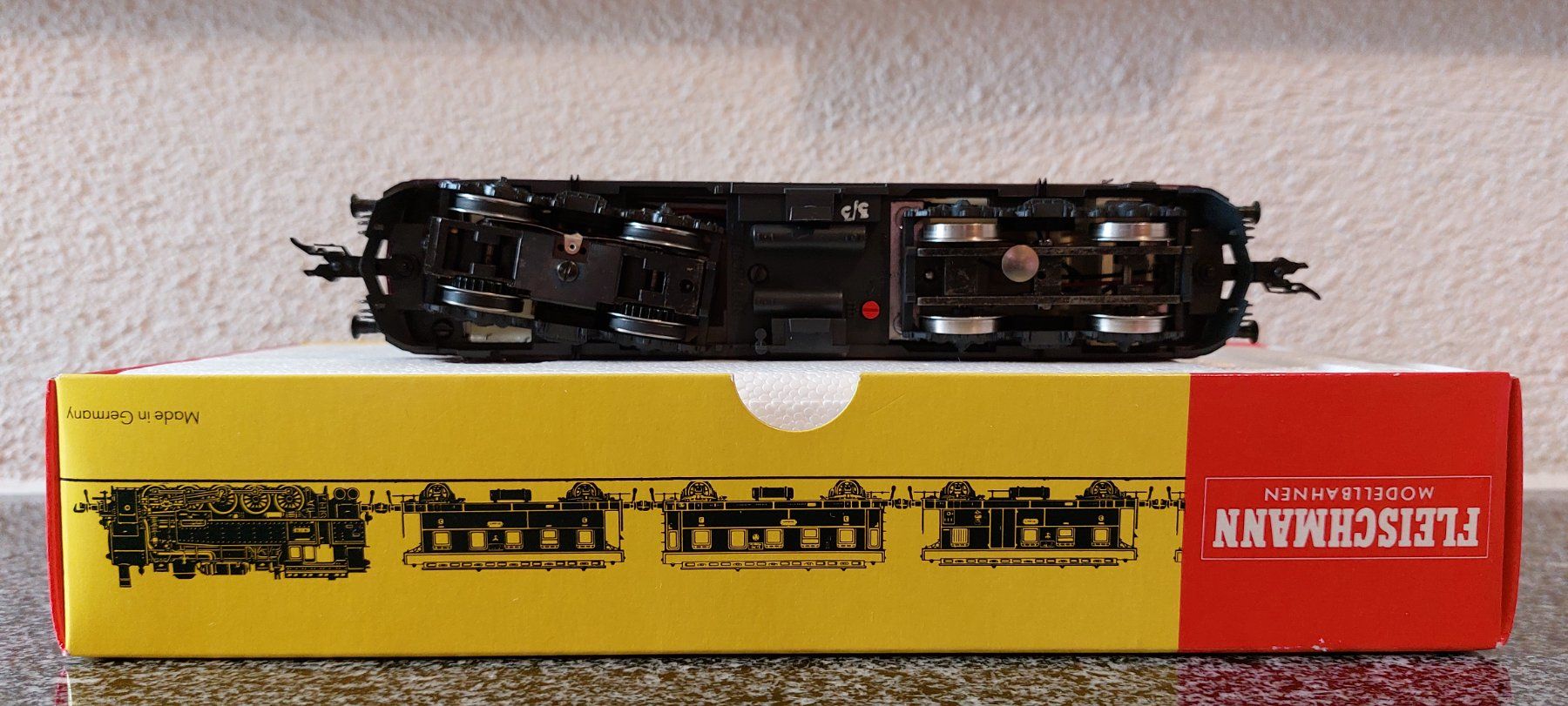 Fleischmann Modellini di ferrovie: Fleischmann - Doppeltraktion TEE Re 4/4''/Crossrail Re 436 – Nuovo (secondo la descrizione) da Rotkreuz venduto da MOBAHN-1zu87 9