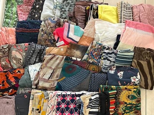 Foulard & Sciarpe: Wunderschöne Schals  – Usato da Fulenbach venduto da sno_71 1
