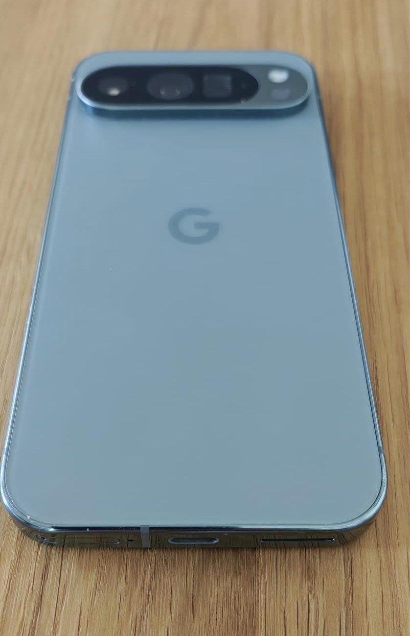 Google Telefoni cellulari / Smartphones: Google Pixel 9 Pro + Accessories – Usato da Zürich venduto da PlouRigas