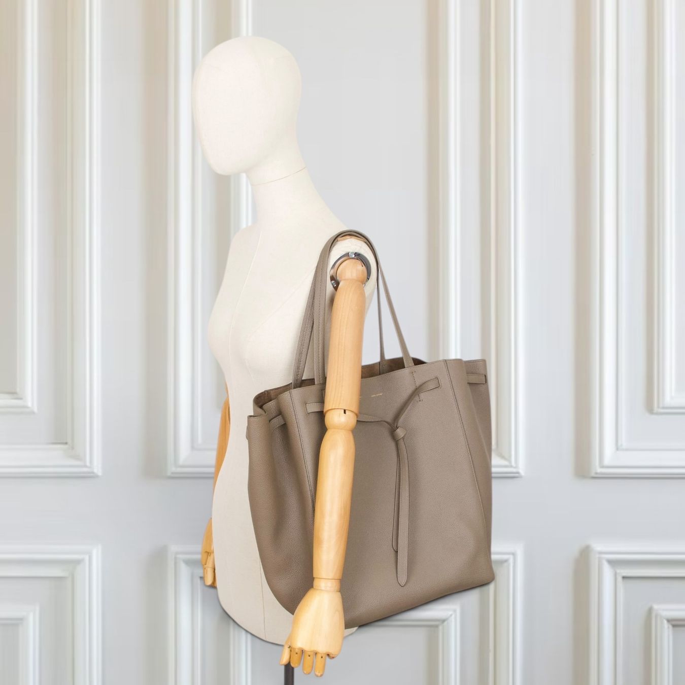 Celine Borse da donna: Céline Cabas Phantom taupe – Usato da Binningen venduto da Designerlabels 1
