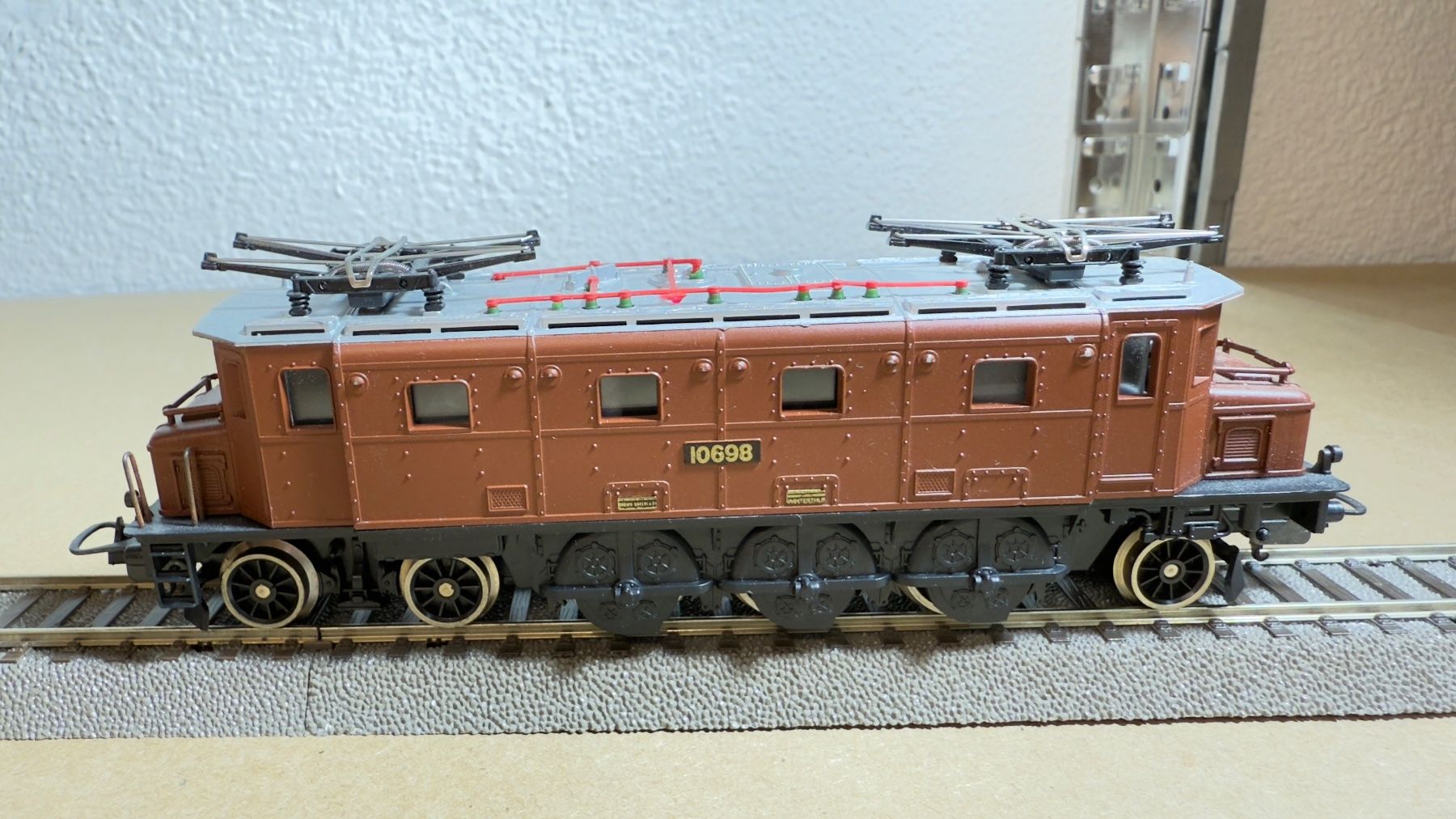 Lima Modellini di ferrovie: Lima E-Lok Ae 3/6 10698 H0 / DC – Usato da Windlach venduto da Kelebra 1