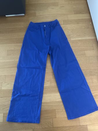 Jeans weit geschnitten blau und beige Grösse L neu