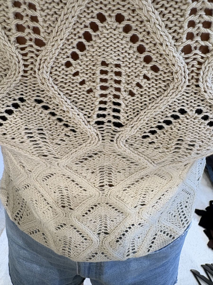 Tops: Spanish brand crochet top – Gebraucht aus La Conversion von chi_td5v 2
