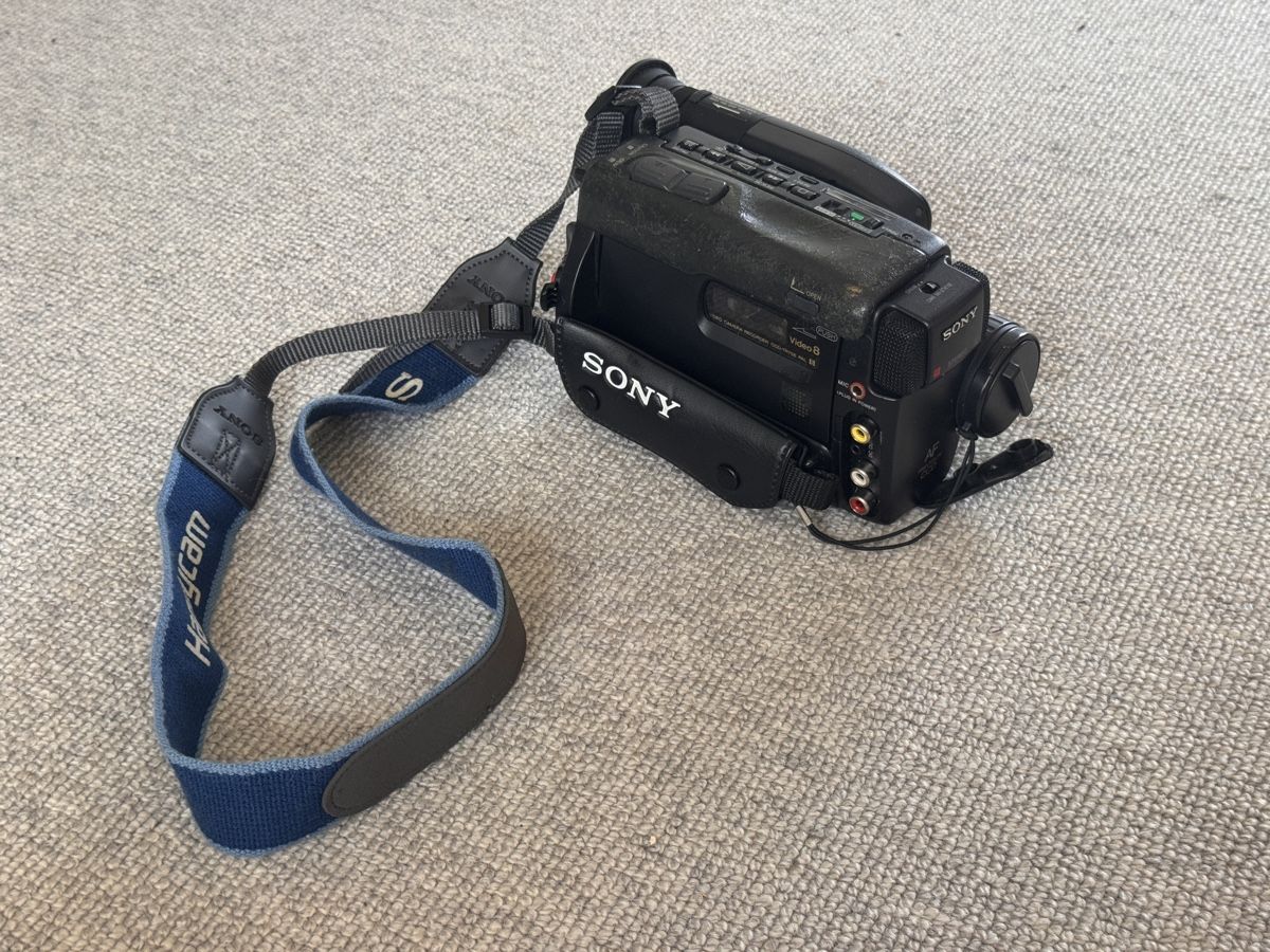 Sony Videocamere: Sony CCD-TR75E PAL (Video 8) Kamera – Usato da Basel venduto da spassbremse 1