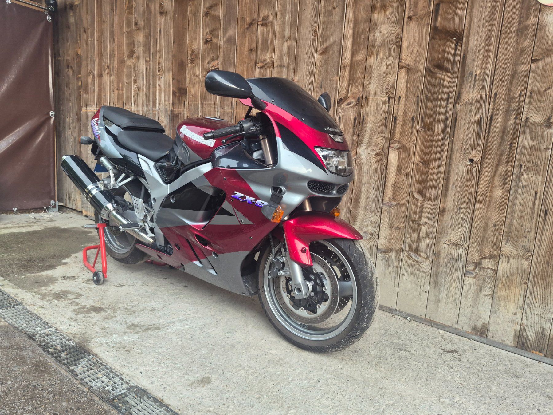 Kawasaki Strada: Kawasaki Ninja ZX9R – Usato da Dättlikon venduto da man_ct9m 1