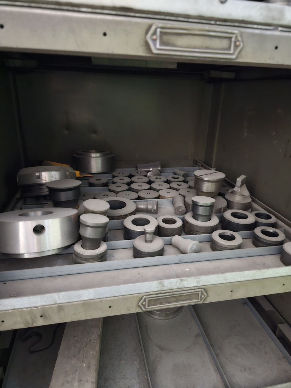 Toutes les machines: Poinçonneuse – D'occasion à Roche VD par gwa_v8bl 6