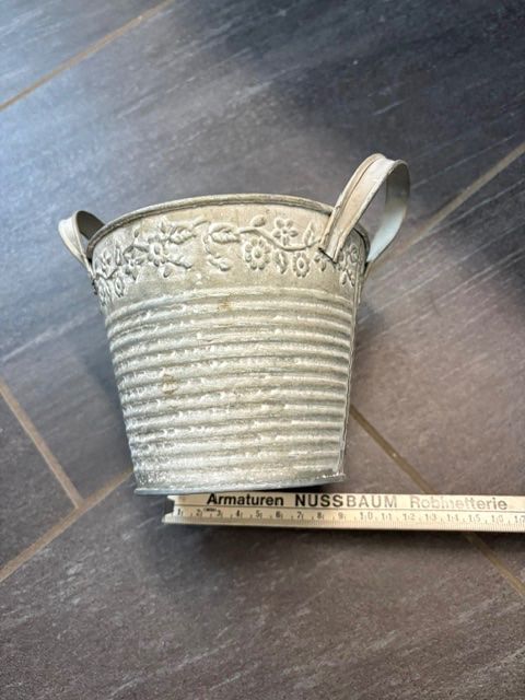 Vasi per fiori: Übertopf Metall vintage – Usato da Pfäffikon ZH venduto da GZHDZV 1