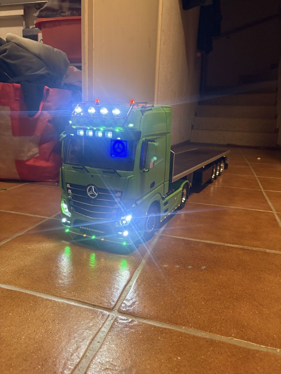 Tamiya Modellismo RC: Tamiya Actros et semi – Usato da Mézières FR venduto da Paulwalke3 1