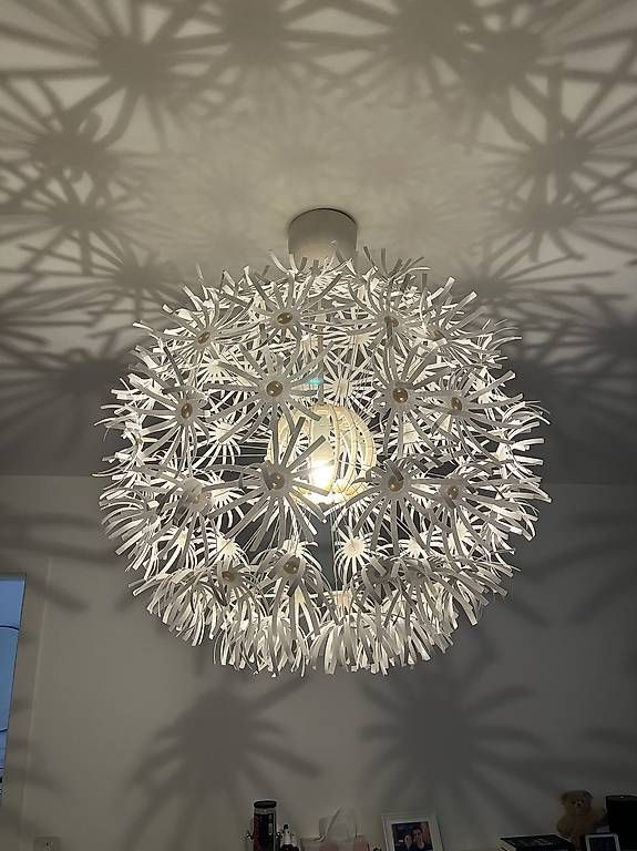 Lampen: Lampe in Blumenmuster – Gebraucht aus Basel von cla_g2xl