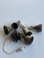 Set aus 6 kleinen Messingglocken mit Kordel (2S1)