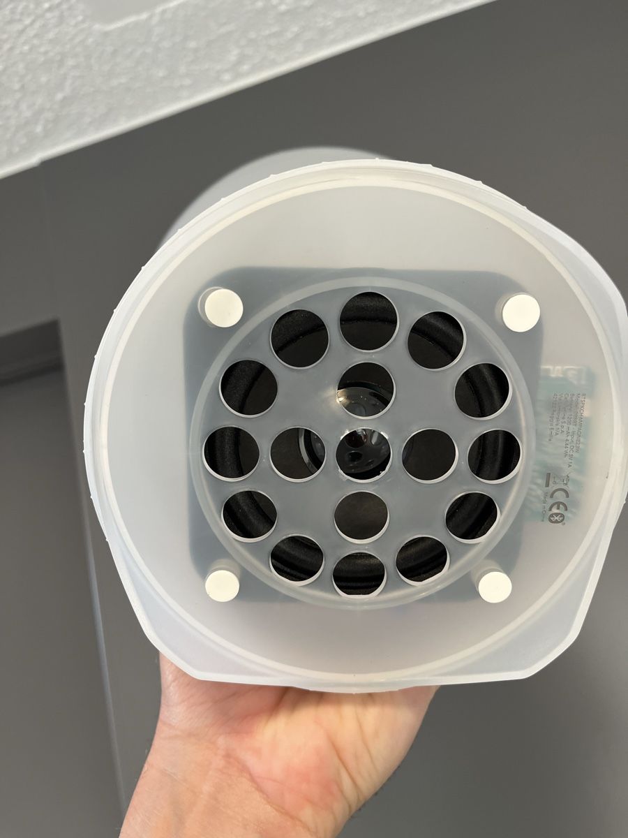 Altro: CELLULAR LINE ICE MUSIC Eiskübel mit Bluetooth-Lautsprecher – Nuovo (secondo la descrizione) da Zug venduto da Nickwalks999 2