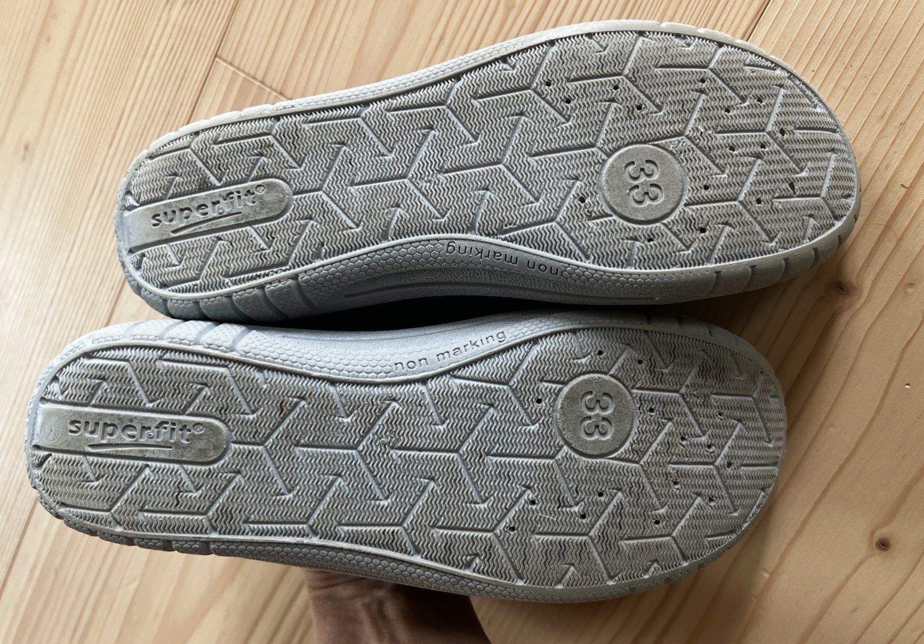 Superfit Scarpe per ragazzi: SUPERFIT Hausschuh Gr.33 – Usato da Zürich venduto da normanprice 2