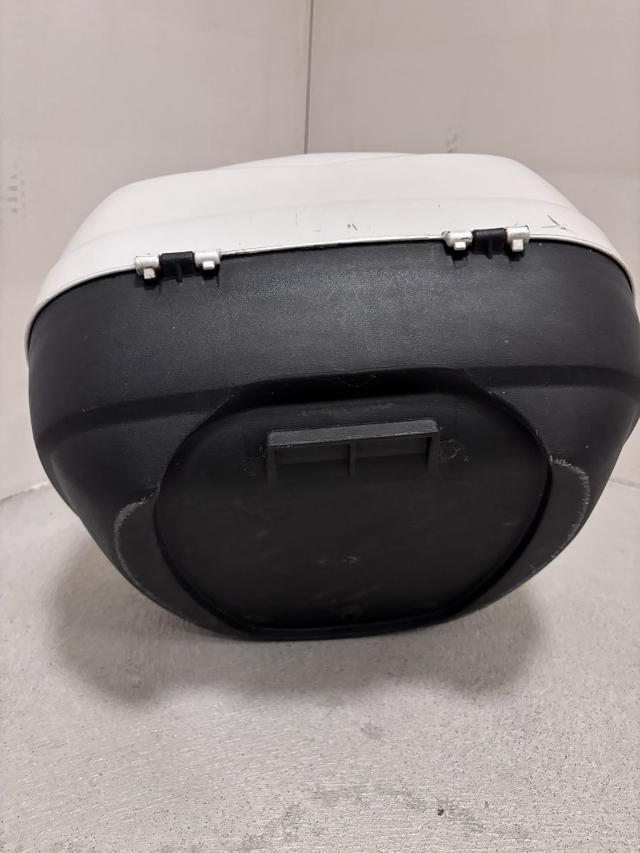 Piaggio Topcase: Piaggio Fly Top Case Roller Helmfach – Gebraucht aus Zürich von Sutecs 5