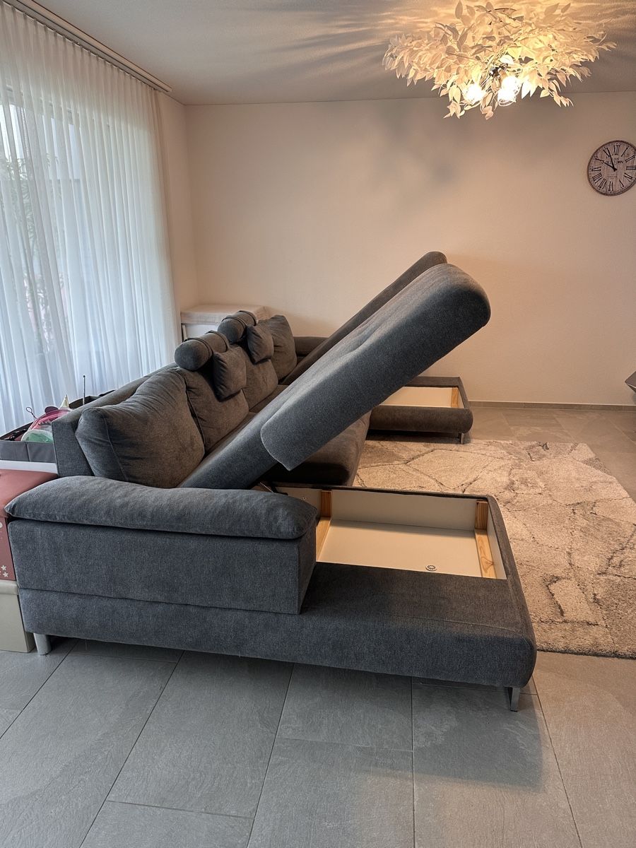 Divani: Grosses dunkelgraues Ecksofa – Usato da Luterbach venduto da Nadine9893 5