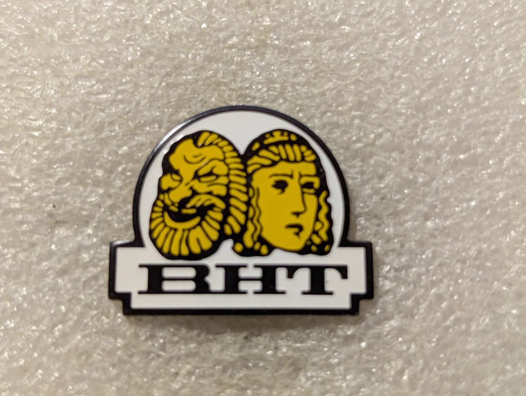 Placchette & Badge: Ansteckpin 47: BHT – Usato da Oppligen venduto da Pin-Fall-Shop