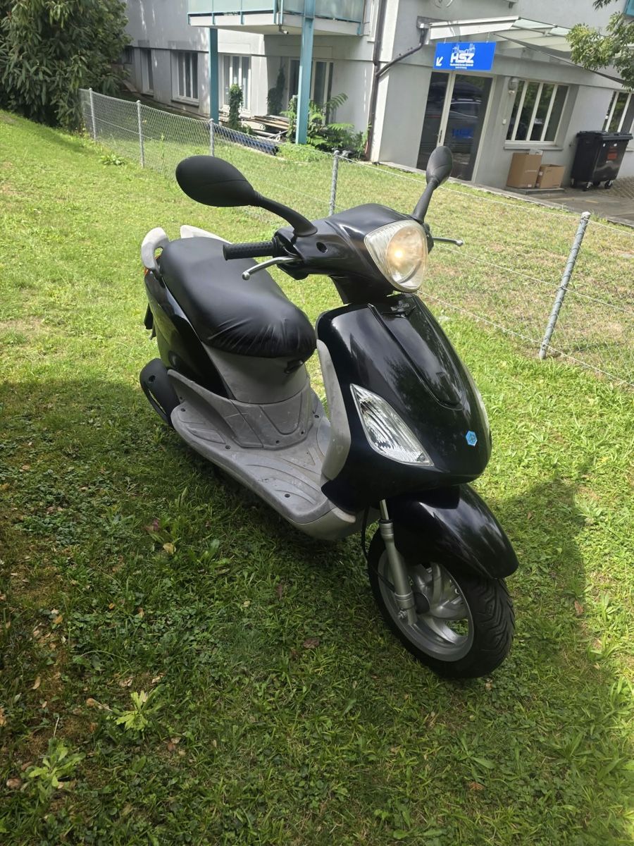 Piaggio Scooters: PIAGGIO FLY 125 CC – D'occasion à Winterthur par Fabio_46 1