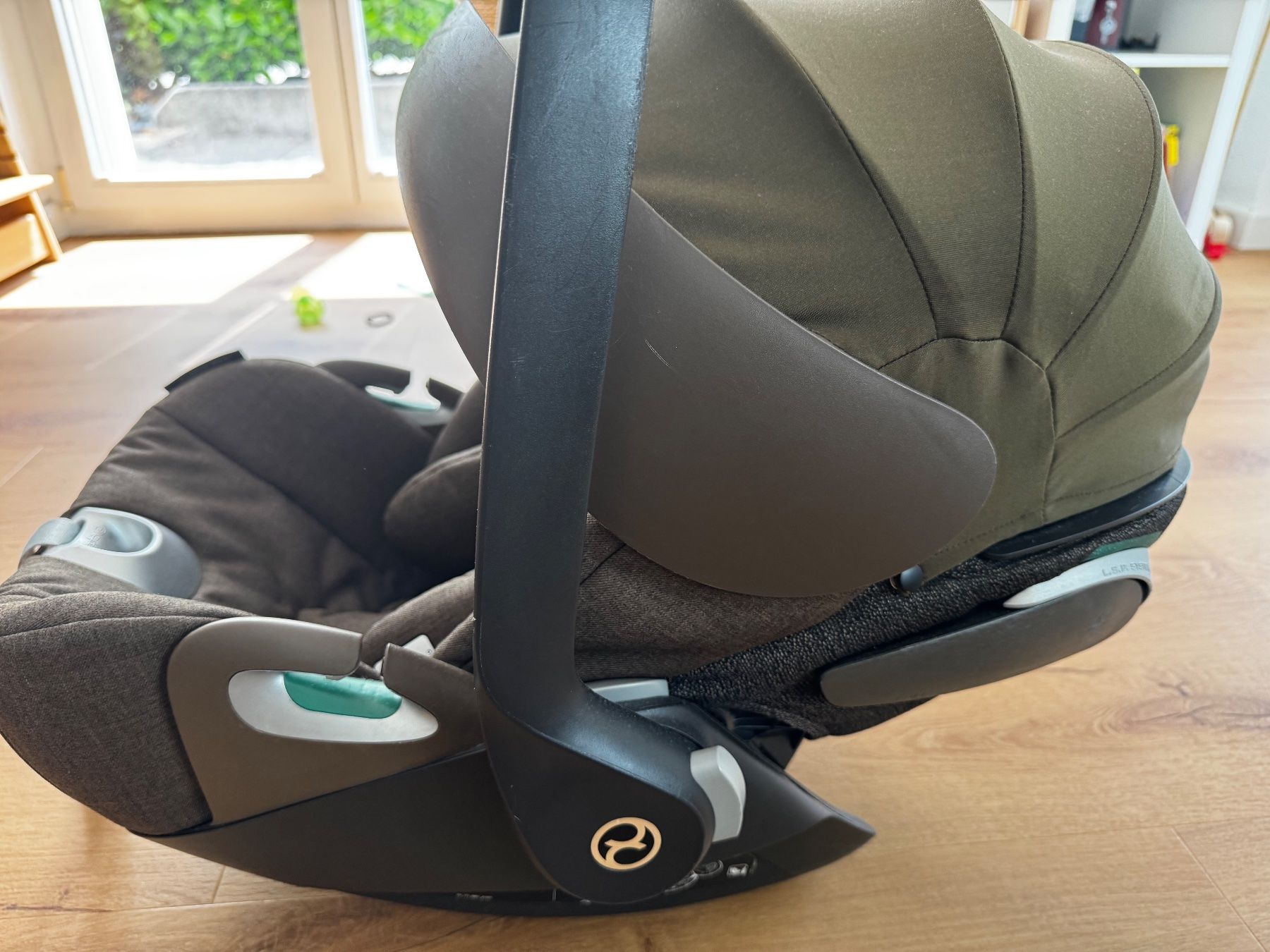 Seggiolini per auto: Cybex Babyschale zu verkaufen – Usato da Eglisau venduto da nad_hzz8 3