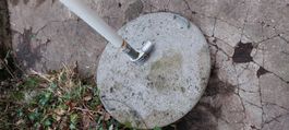 Robuster Sonnenschirmständer aus Beton