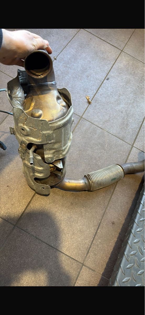 Tutti i ricambio: Ford Transit 2015 Diesel Partikelfilter – Usato da Niederuzwil venduto da Zef123 2