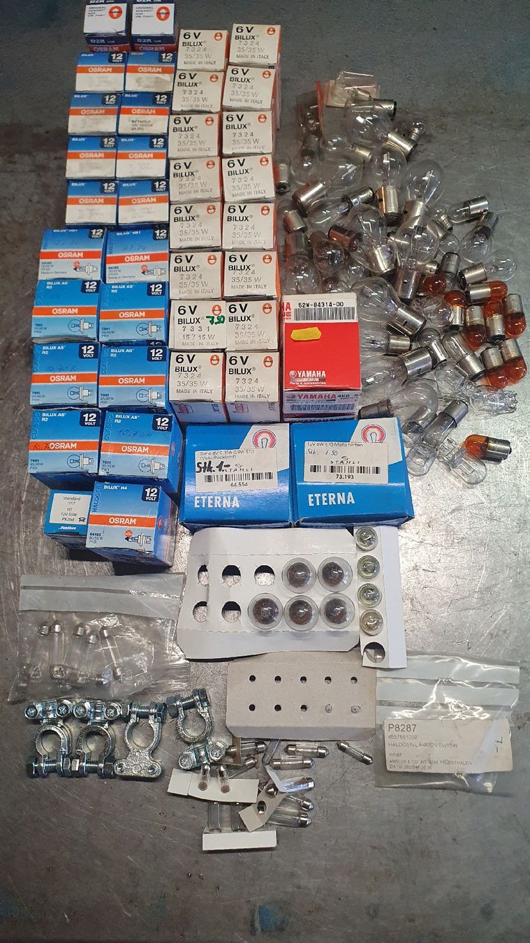 Mofa-Ersatzteile: Glühbirnen-Konvolut – Neu und originalverpackt aus Maienfeld von RobofixAG