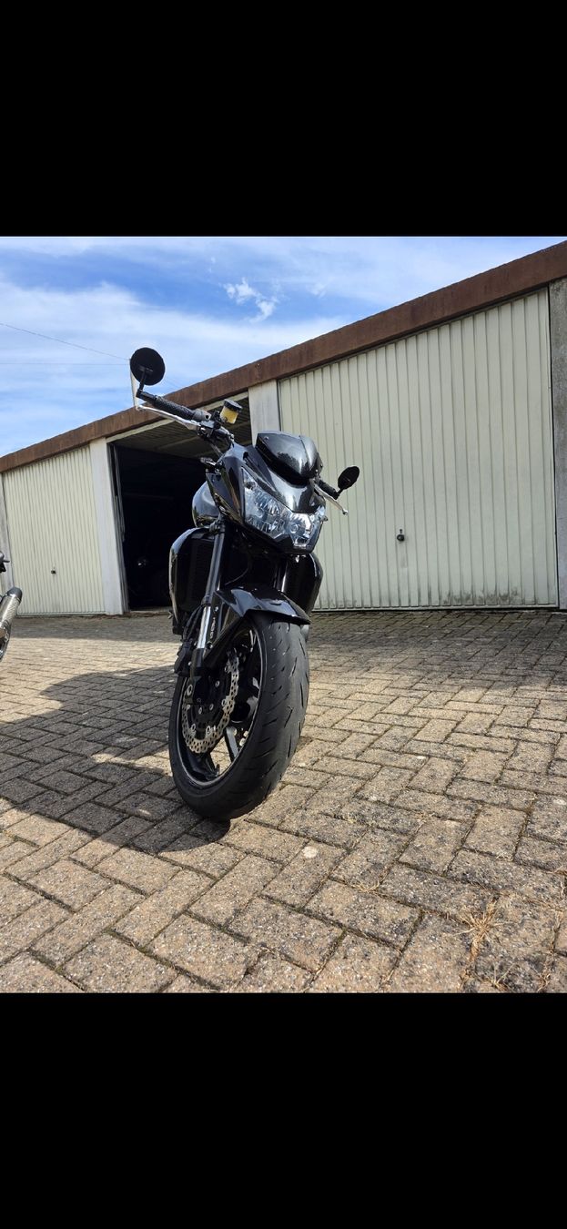 Kawasaki Strada: Kawasaki Z750  – Usato da Brügg BE venduto da m.zedi 1