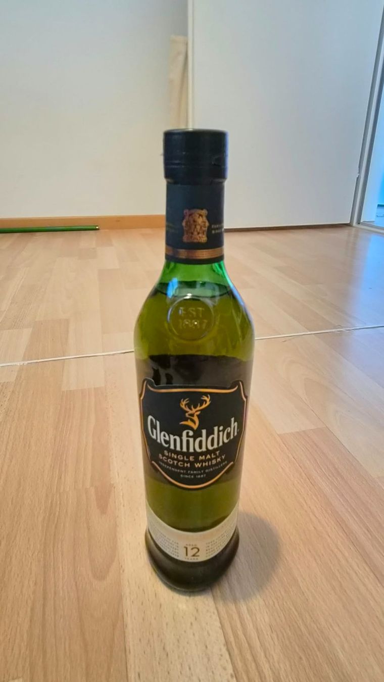 Glenfiddich Bevande alcoliche: 12y Glenfiddich Whisky – Nuovo (secondo la descrizione) da Olten venduto da ver_djh9