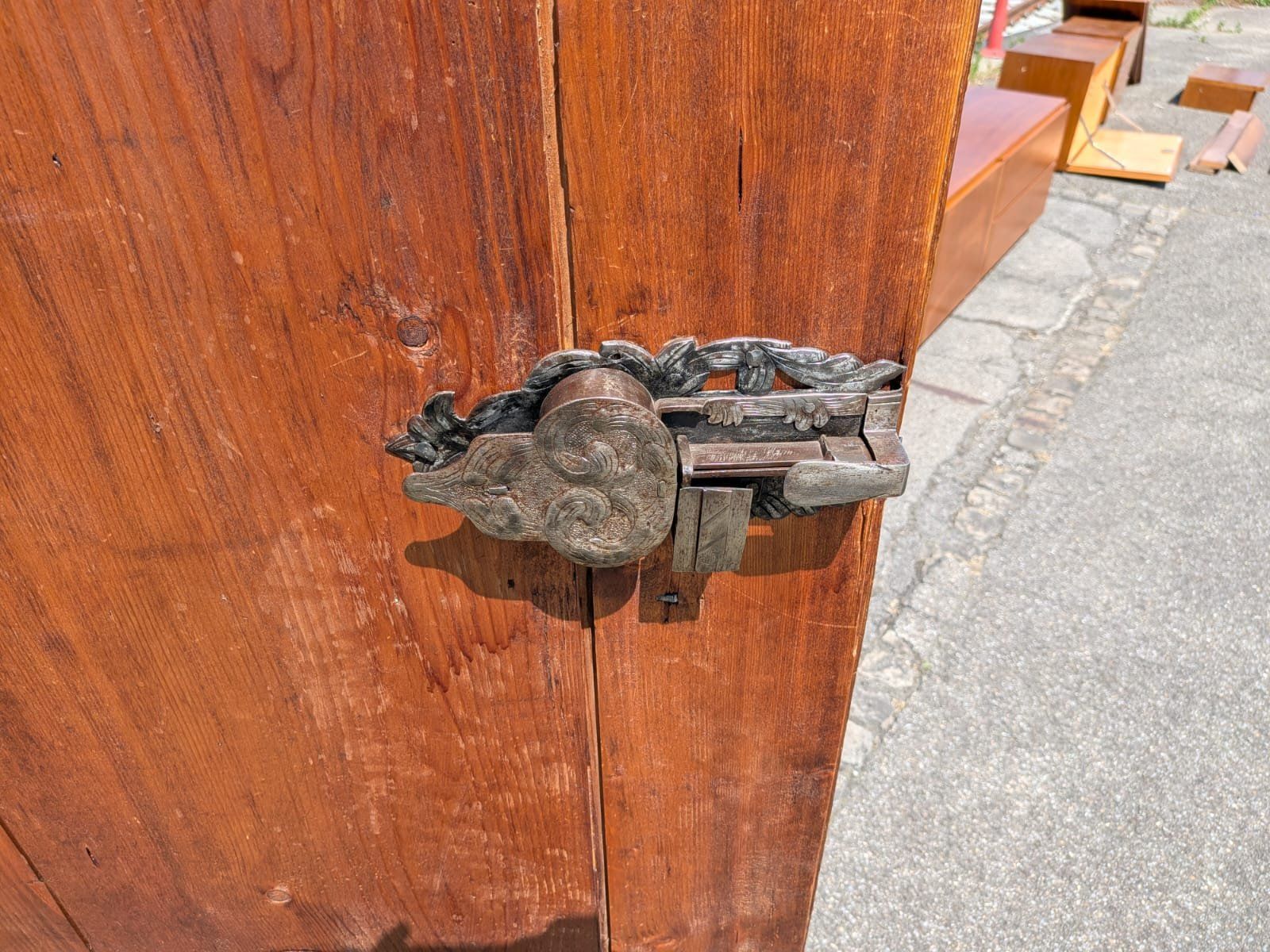 Armadi: 1 Türiger  Antiker Schrank -  - Ref. 06/41 – Usato da Au ZH venduto da BrockiAu 6