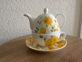 Teekanne mit Tasse