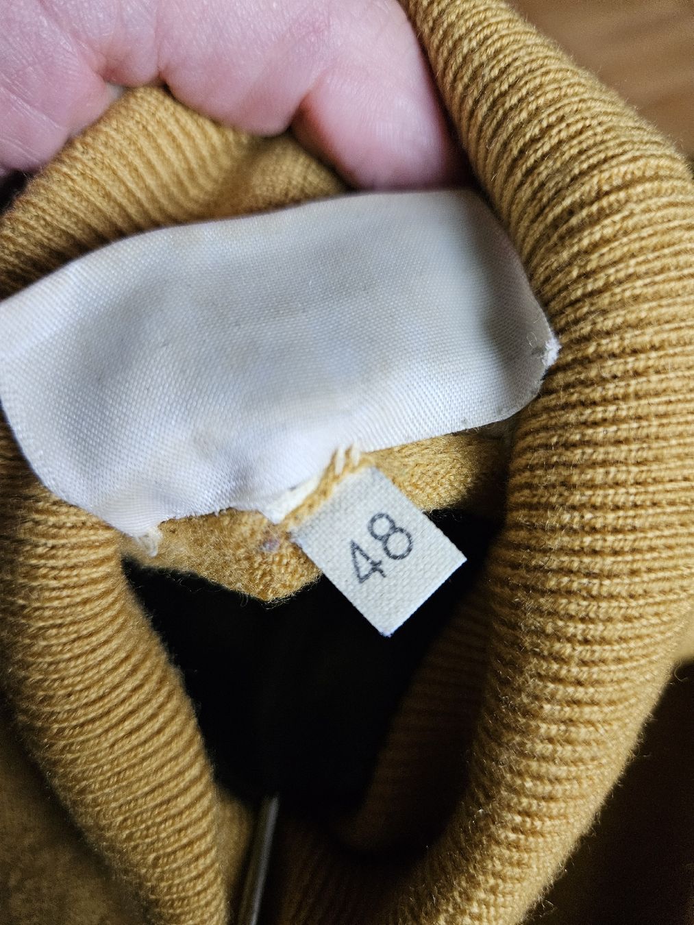 Pulls & Sweat-shirts: Kragenpullover in gelb – D'occasion à Zürich par joalves 2