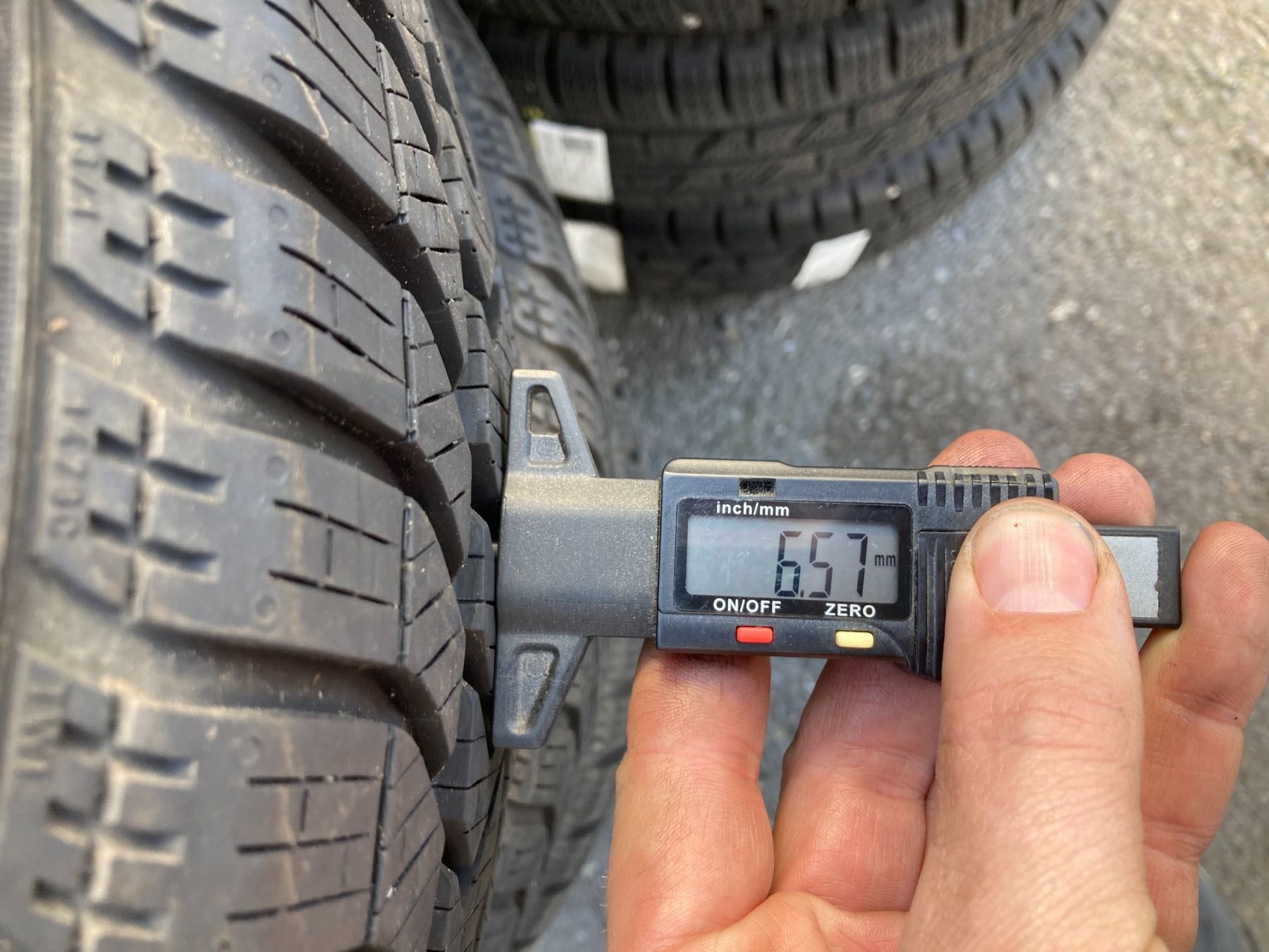 Pirelli Pneumatici & Ruote complete: BMW Pirelli  Winterpneu 195/60R16 – Usato da Cham venduto da WB2223 6