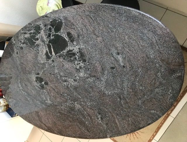 Tavoli: Granittisch, Esstisch – Usato da kloten venduto da Aepte70