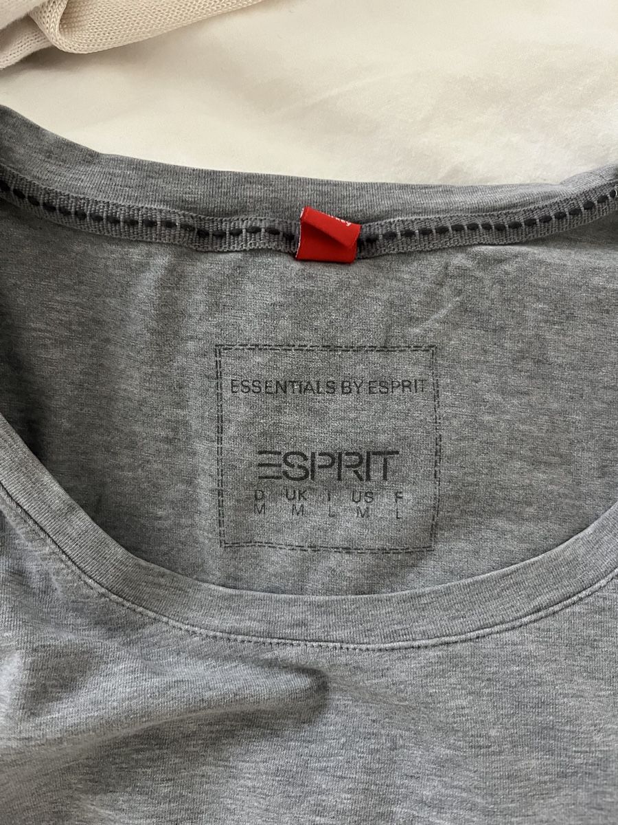 Esprit T-shirt: ESPRIT t-Shirt grau  – Nuovo (secondo la descrizione) da Zürich venduto da alyaneee 1